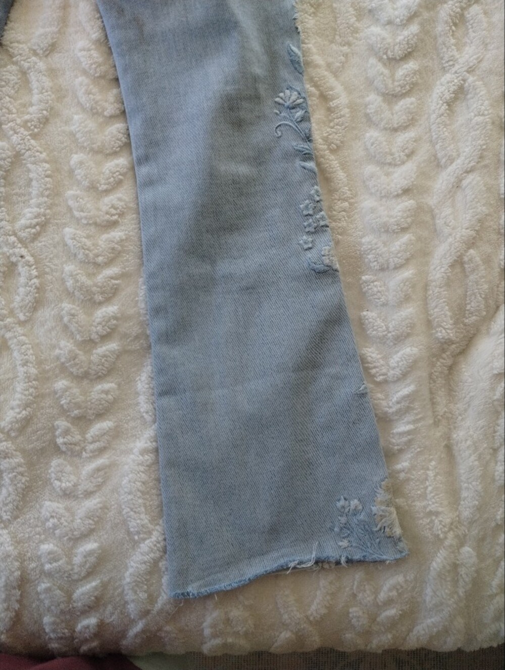 DRIFTWOOD Light Blue Floral Embroidered Flare Jeans 29 - Picture 6 of 12